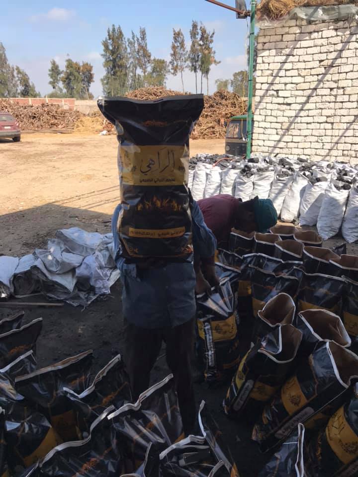 شركة الفحم رقم 1 هيه شركة فحم الوادي أكبر شركة فحم في الشرق الأوسط تقوم بتصنيع جميع أنواع الفحم الطبيعي والصناعي بأسعار تنافسية