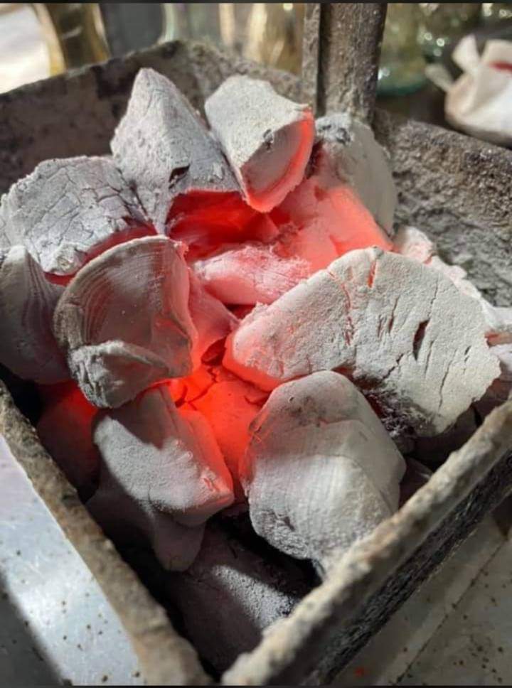 فحم تمارين اندونيسي من شركة فحم الوادي أكبر شركة فحم أندونيسي فحم تمارين خاص بالمشاوي والأراجيل نقي جدا وسعر تنافسي للمستوردين