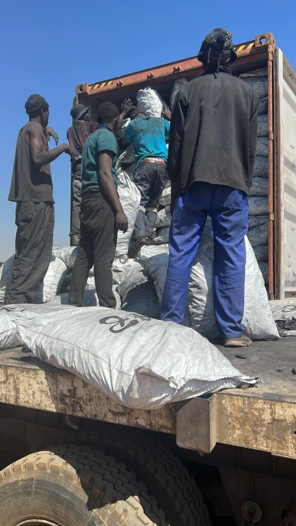 اكتشف قائمة ومعايير شركات الفحم في نيجيريا. دليل شامل حول كيفية استيراد فحم الآيين والكودا نخب أول، وضمان الجودة واللوجستيات مع شركة الوادي