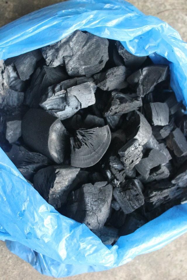 اكتشف مواصفات فحم نيجيري رقم 1 من شركة الوادي. تعرف على مميزات فحم الأين والطلح النيجيري لعام 2026، وطرق الاستيراد المباشر بضمان الجودة، الرماد الأبيض، وأطول مدة اشتعال